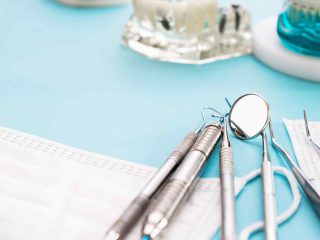 https://www.clinicasdentalesvb.com/wp-content/uploads/2020/01/featured_image_shop_four_columns-1-320x240.jpg